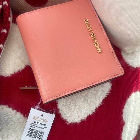 Thigh-High Short Romper - Picture 5 of 7